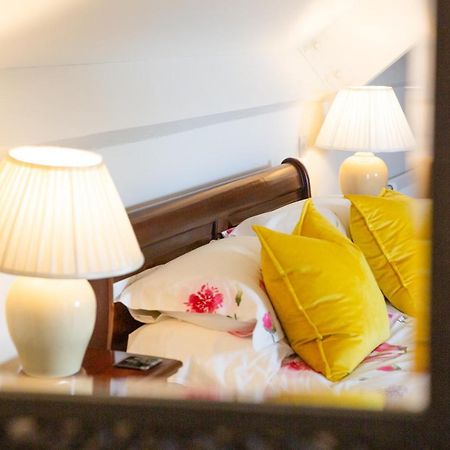 Higher Weddicott Barn Holiday Cottage - Self Catering Чаґфорд Екстер'єр фото