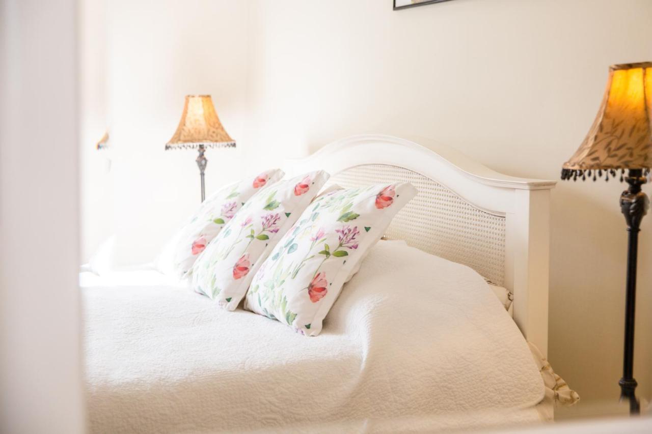 Higher Weddicott Barn Holiday Cottage - Self Catering Чаґфорд Екстер'єр фото