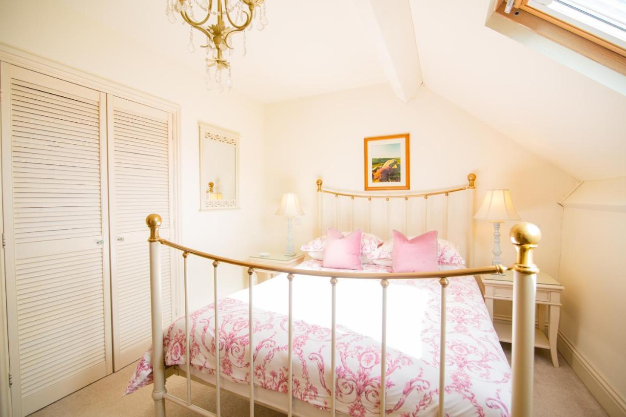 Higher Weddicott Barn Holiday Cottage - Self Catering Чаґфорд Екстер'єр фото