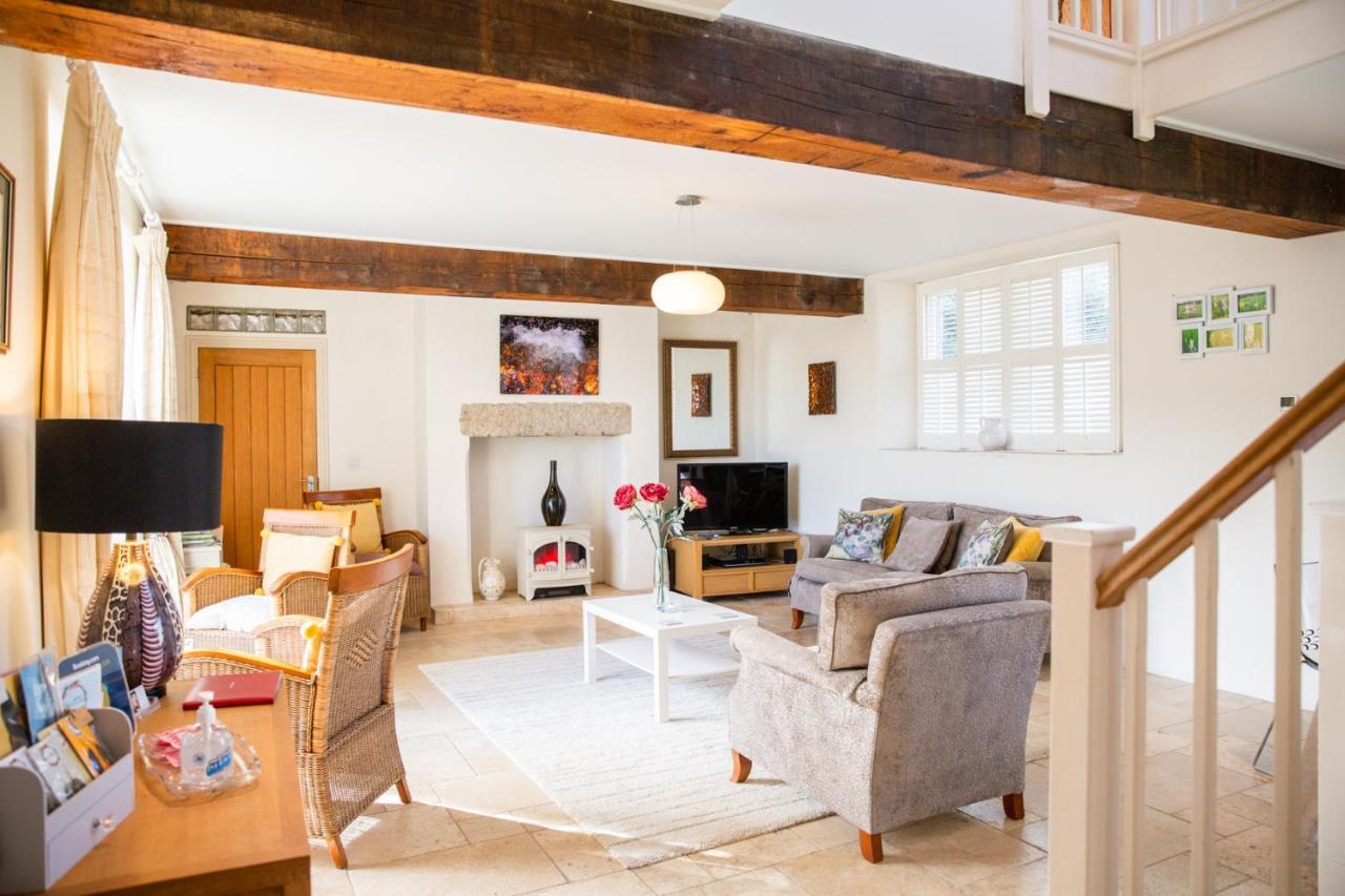 Higher Weddicott Barn Holiday Cottage - Self Catering Чаґфорд Екстер'єр фото