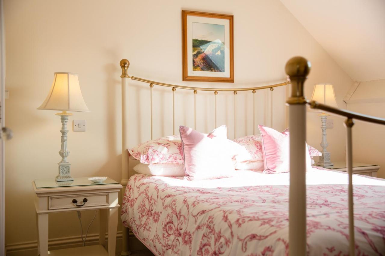 Higher Weddicott Barn Holiday Cottage - Self Catering Чаґфорд Екстер'єр фото