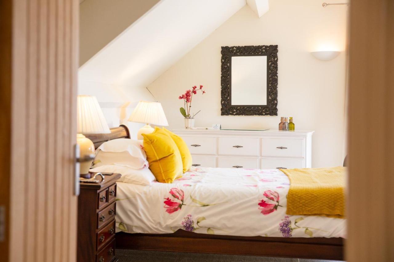 Higher Weddicott Barn Holiday Cottage - Self Catering Чаґфорд Екстер'єр фото