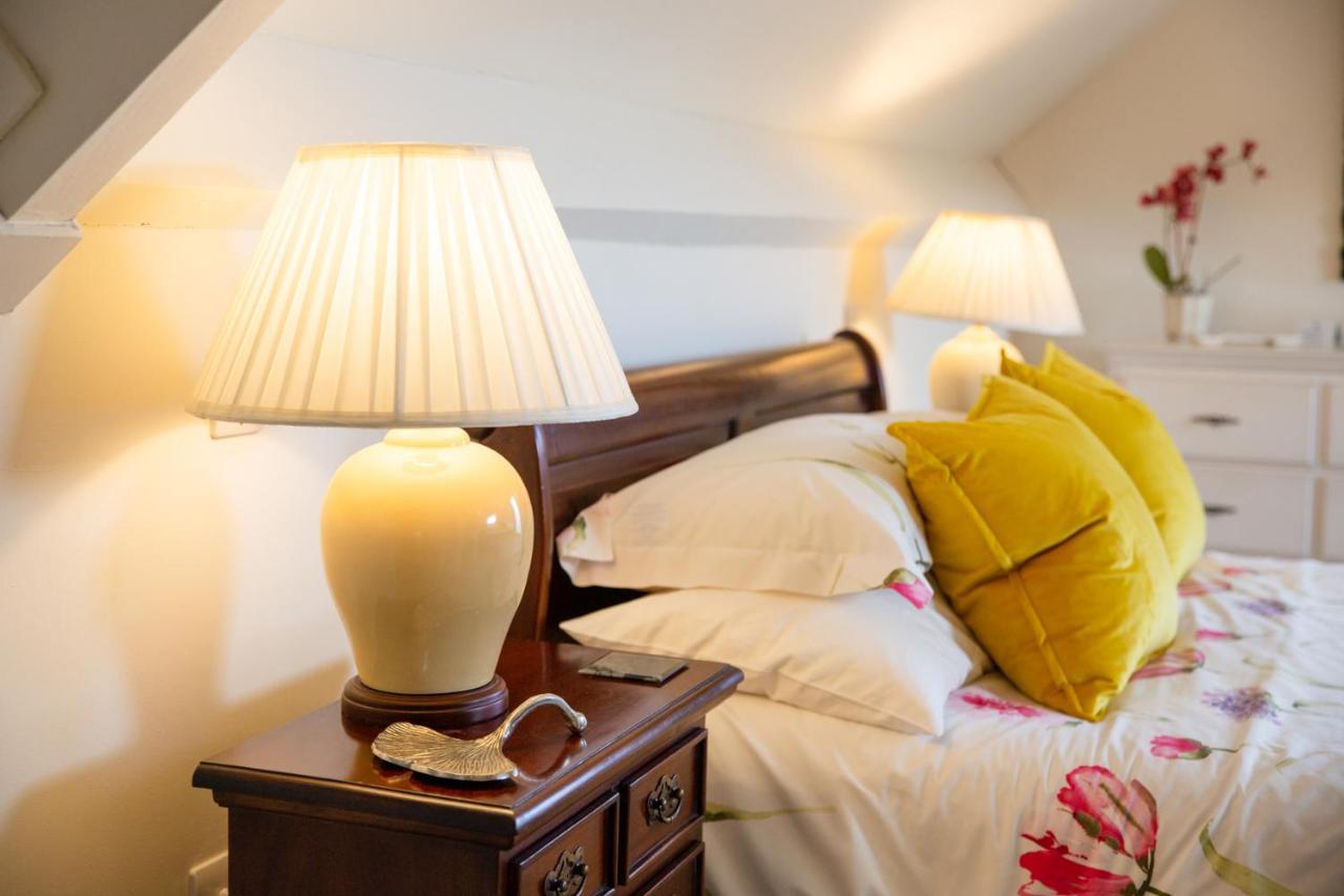 Higher Weddicott Barn Holiday Cottage - Self Catering Чаґфорд Екстер'єр фото