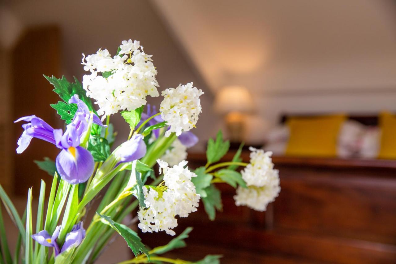 Higher Weddicott Barn Holiday Cottage - Self Catering Чаґфорд Екстер'єр фото