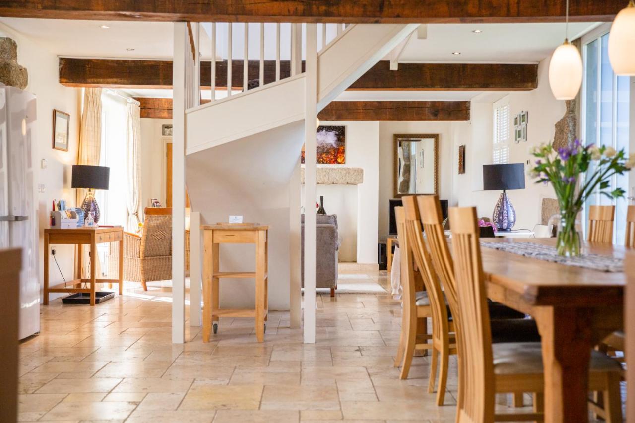 Higher Weddicott Barn Holiday Cottage - Self Catering Чаґфорд Екстер'єр фото