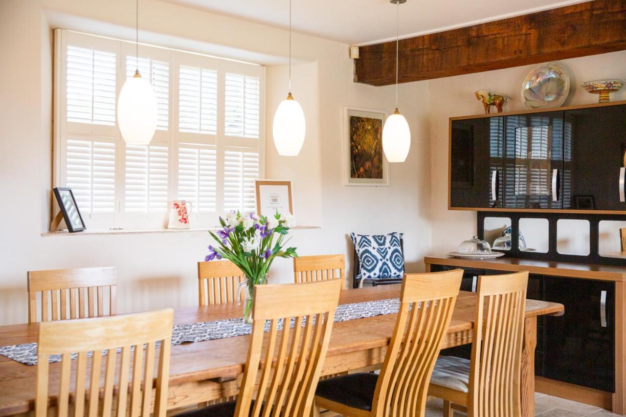 Higher Weddicott Barn Holiday Cottage - Self Catering Чаґфорд Екстер'єр фото
