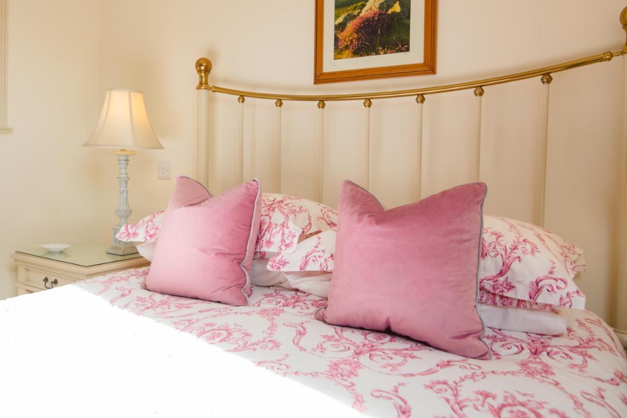 Higher Weddicott Barn Holiday Cottage - Self Catering Чаґфорд Екстер'єр фото