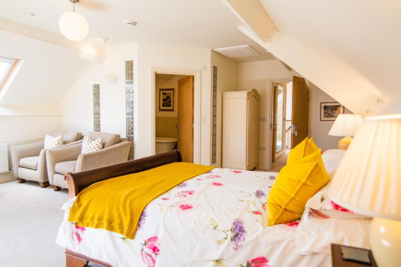 Higher Weddicott Barn Holiday Cottage - Self Catering Чаґфорд Екстер'єр фото