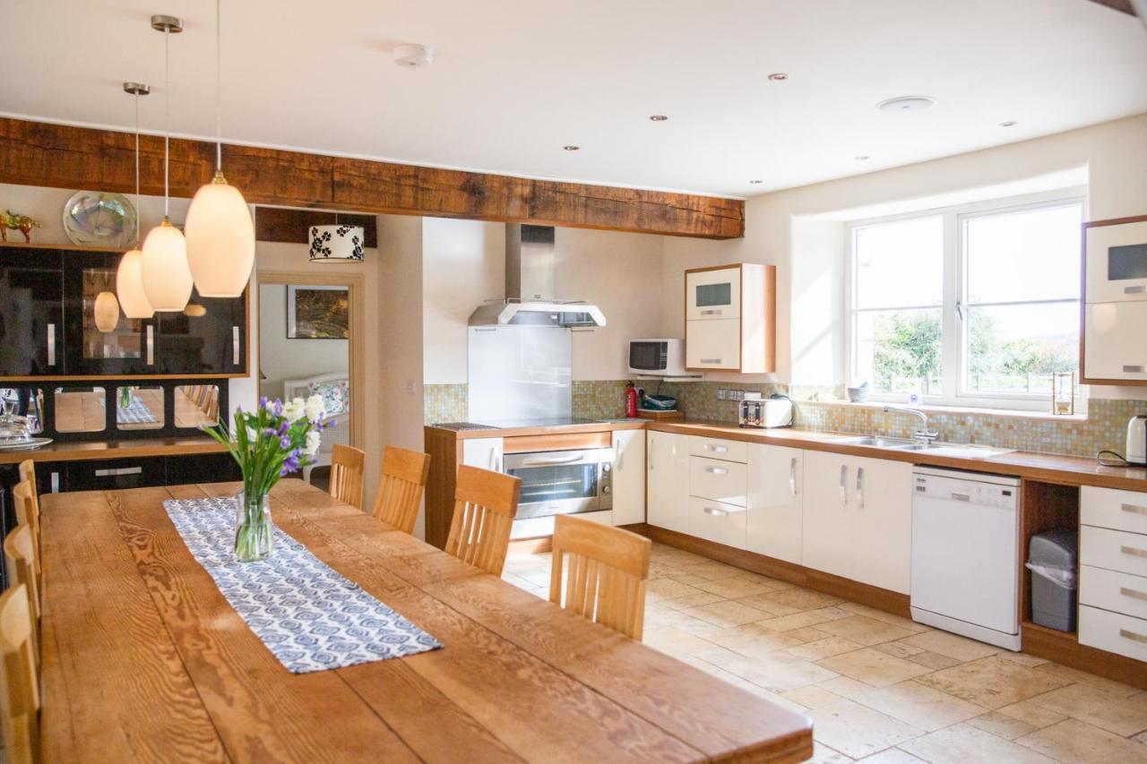 Higher Weddicott Barn Holiday Cottage - Self Catering Чаґфорд Екстер'єр фото