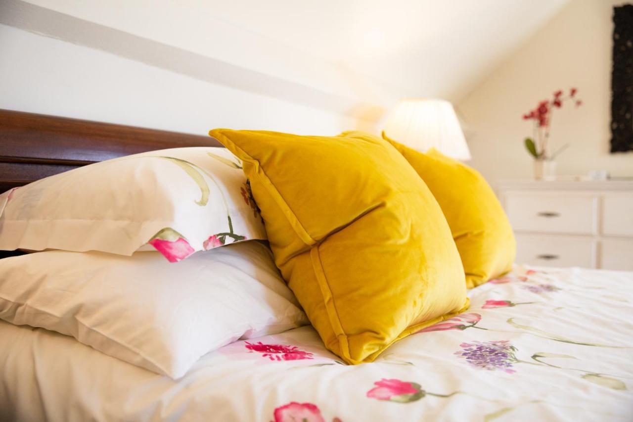 Higher Weddicott Barn Holiday Cottage - Self Catering Чаґфорд Екстер'єр фото