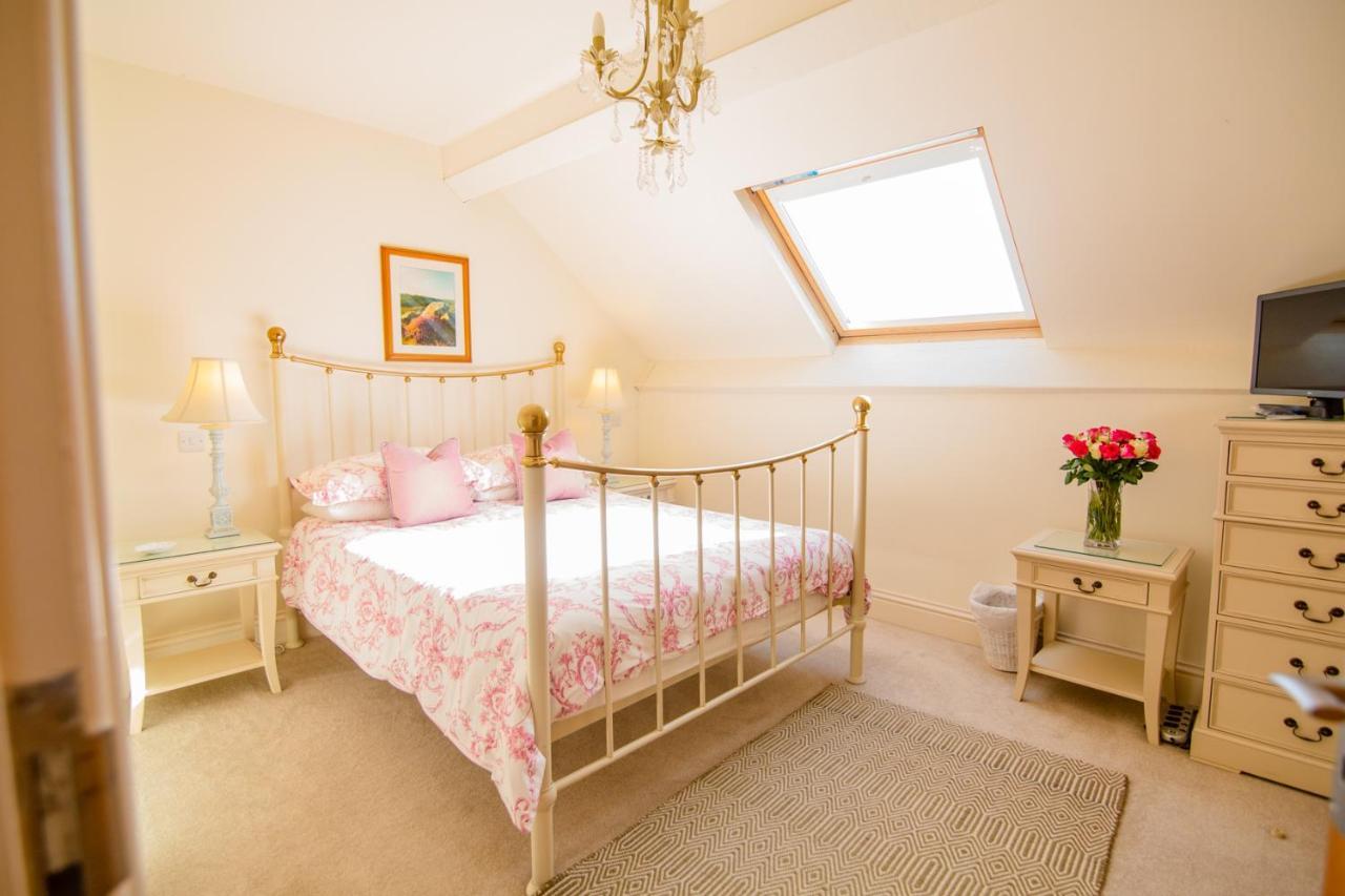 Higher Weddicott Barn Holiday Cottage - Self Catering Чаґфорд Екстер'єр фото