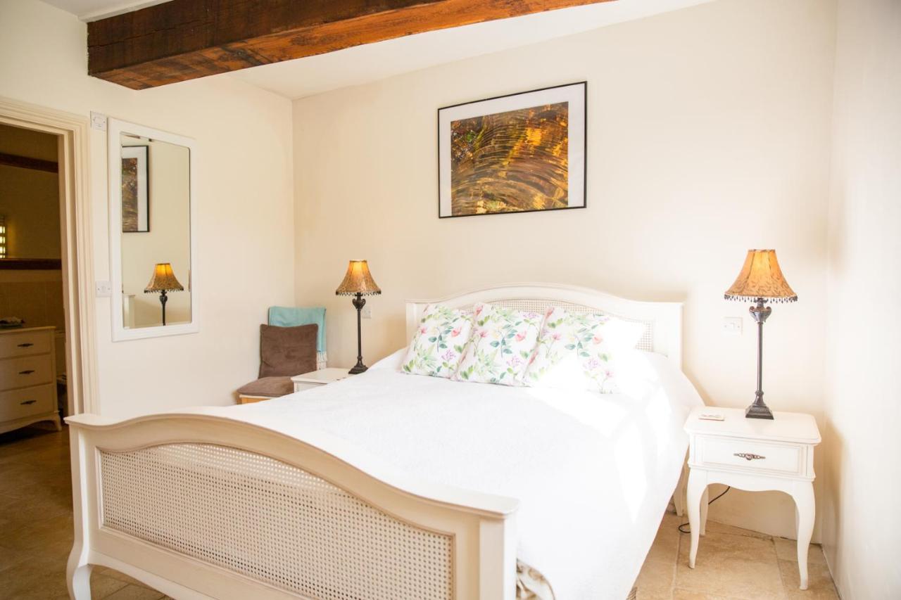 Higher Weddicott Barn Holiday Cottage - Self Catering Чаґфорд Екстер'єр фото
