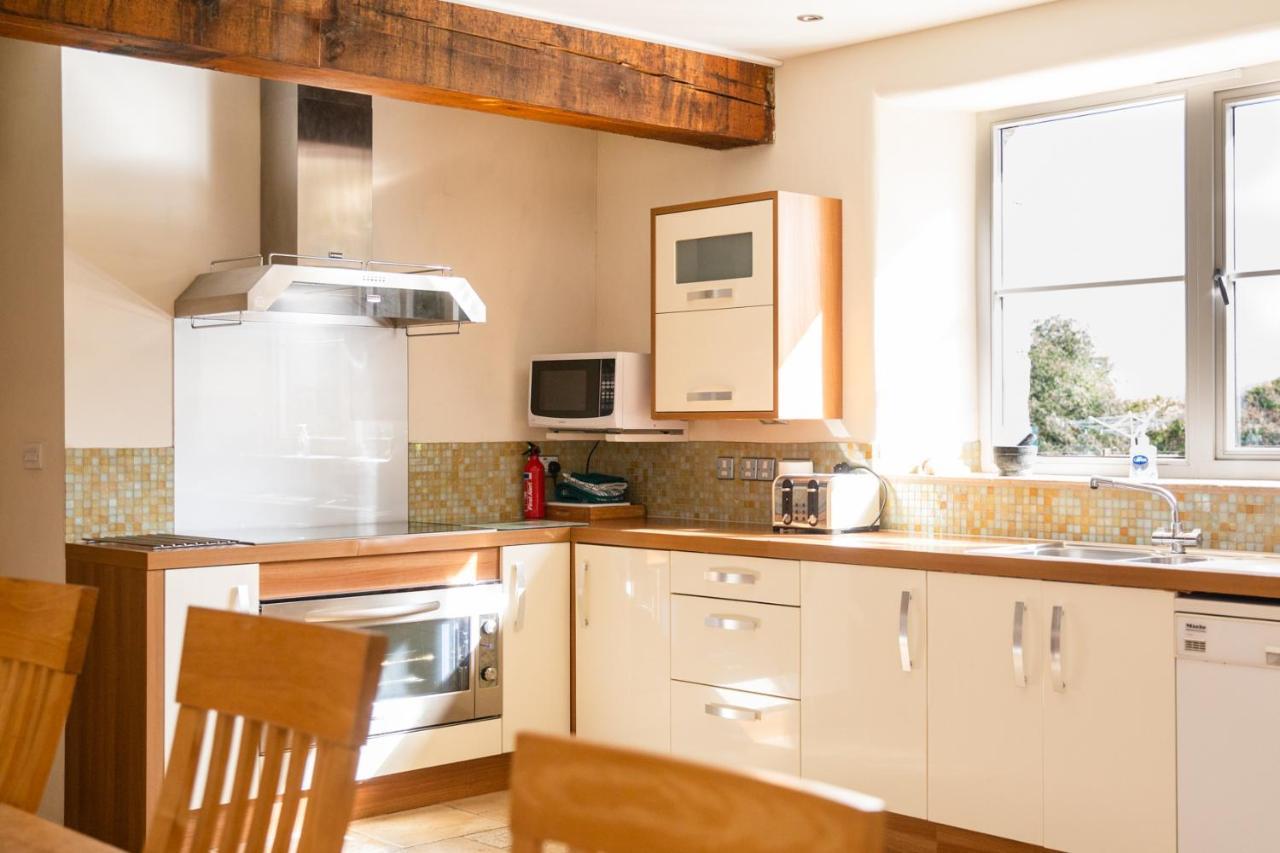 Higher Weddicott Barn Holiday Cottage - Self Catering Чаґфорд Екстер'єр фото
